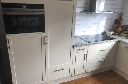 Küche vor dem Austausch der Küchenfronten
