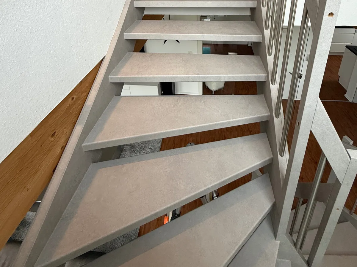 Treppenfolierung einer Innentreppe in Darmstadt